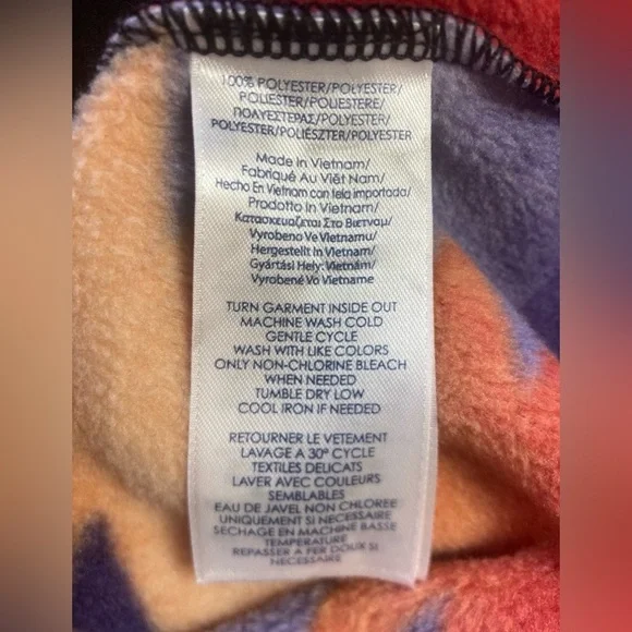 CHAPS Southwestern Aztec Fleece Vest Women’s Medium Zip Up Bold Southwest Print - Picture 7 of 7